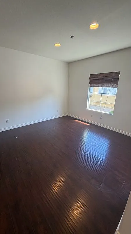 2 bed, 2.0 bath, 1344 sqft, $3,990 — Photo 3