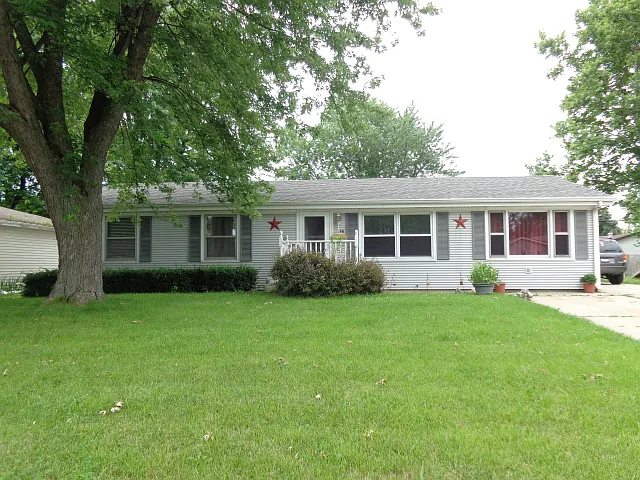 46 Dennison Dr photo 1