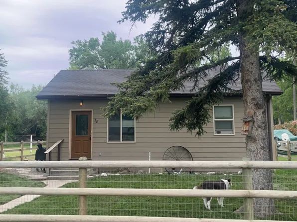 38 5th Ave NE, Choteau, MT 59422
