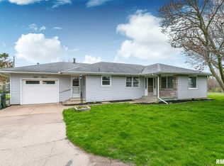 811 South Ctr, Geneseo, IL 61254