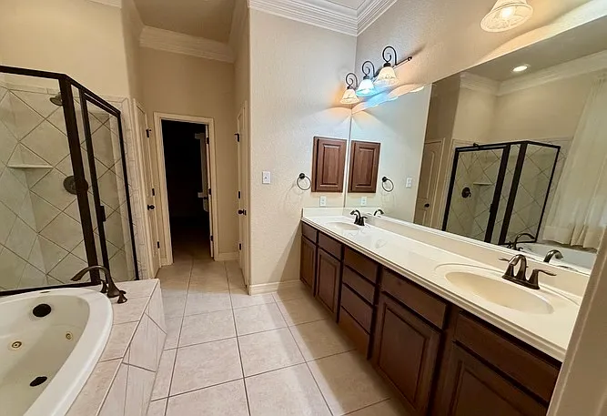 4 bed, 3.5 bath, 3287 sqft, $3,500 — Photo 3