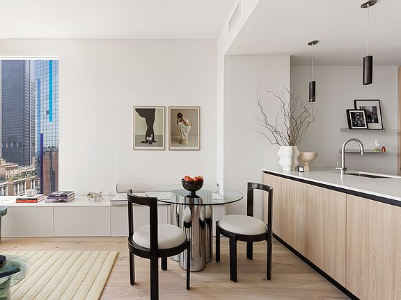 5th image of 312 W 43rd St #8A