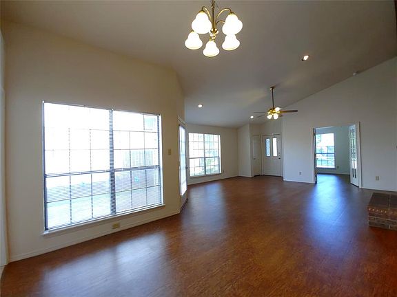 4th image of 4409 Odessa Dr