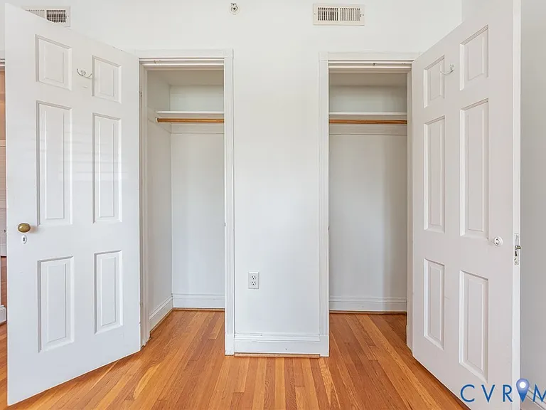 24 W Locke Ln #1 — Photo 15