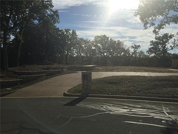 2nd image of 2404 Arbor Oaks Dr