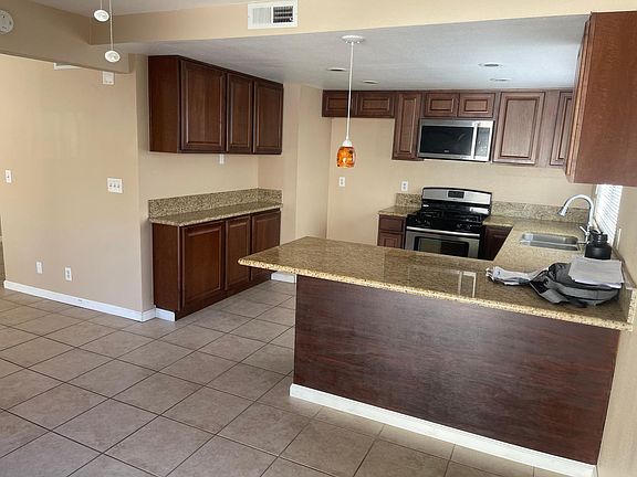 4th image of 1025 Highland Ave APT 8
