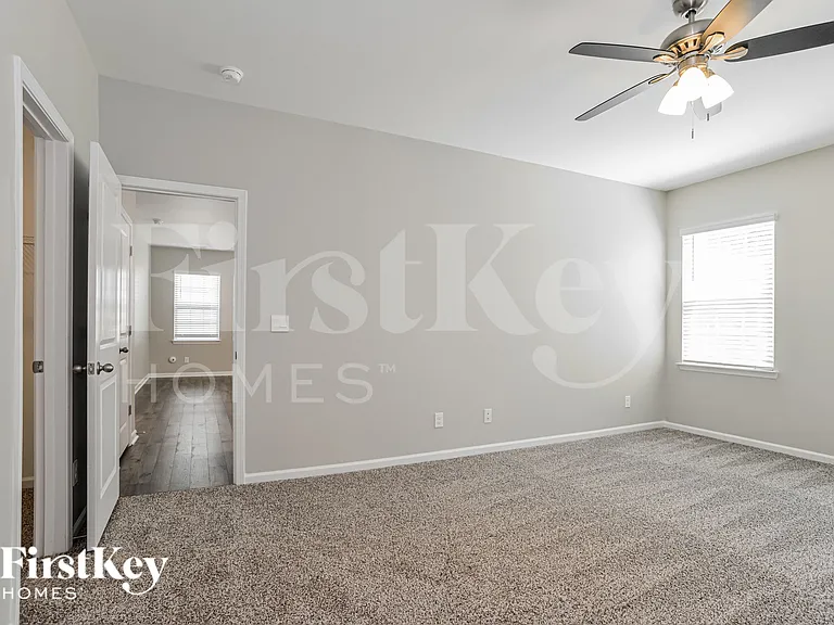 164 N Hill Ln — Photo 11