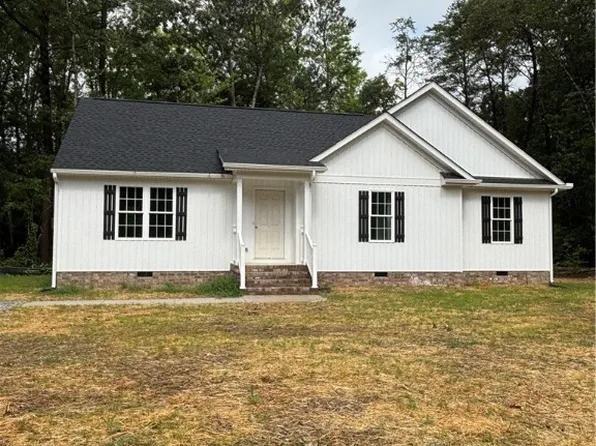 1453 Moorefield Rd, West Point, VA 23181