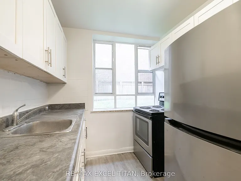 77 Erskine Ave #M8 — Photo 6