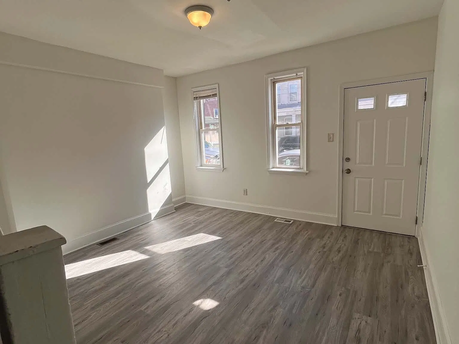 927 Green St — Photo 4