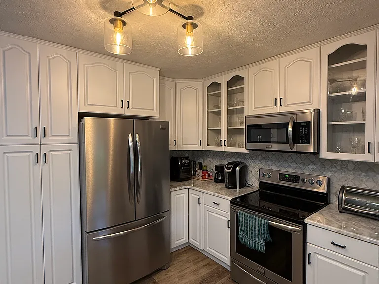 1011 Greystone Cir — Photo 4