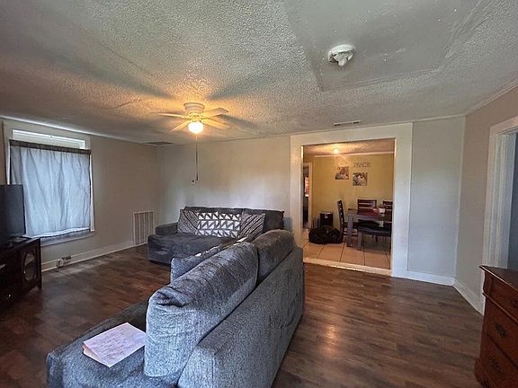 3rd image of 199 Jefferson St