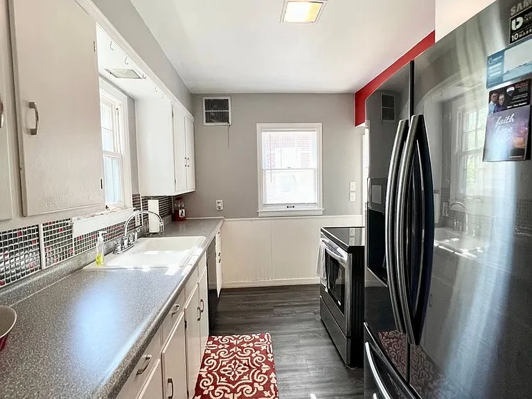 114 S 24th St — Photo 17