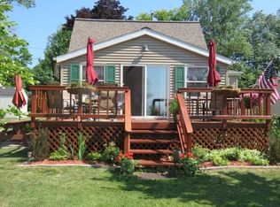 W10339 Shorecrest Dr, Fox Lake, WI 53933
