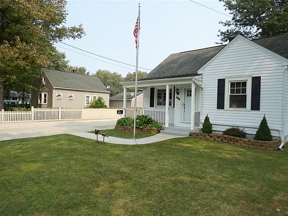 3rd image of 465 Wallace Ave