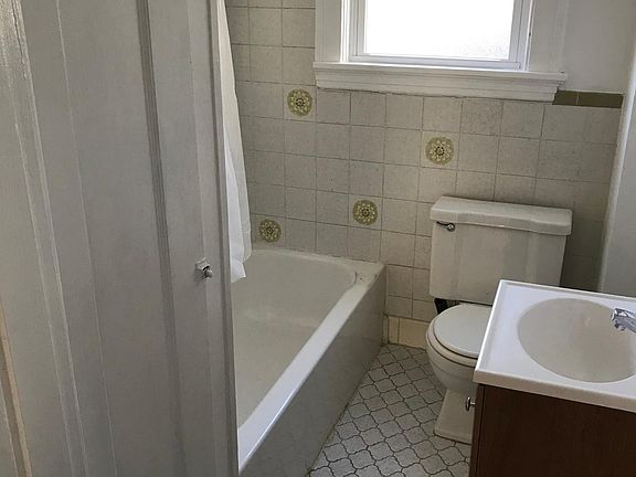 5th image of 4106 Harrison Ave #1
