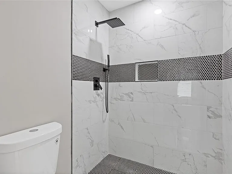 1111 Pin Oak Dr — Photo 19