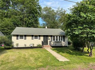 120 Hemlock Rd, Stroudsburg, PA 18360