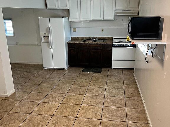 2nd image of 23236 Hilltop Dr