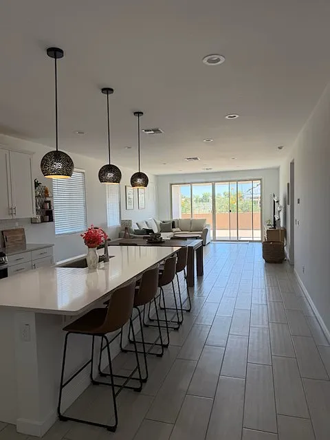 4 bed, 2035 sqft, $1,000 — Photo 2