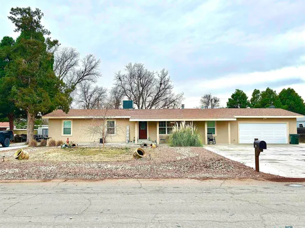1103 S Country Club Cir, Carlsbad, NM 88220