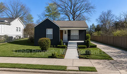 1319 Glenn St Photo 1