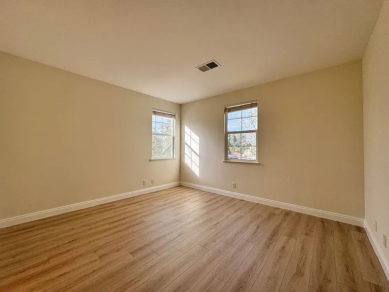 6855 Edinburgh Rd — Photo 32