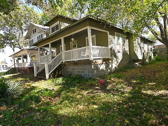 2nd image of 223 N Sergeant Ave