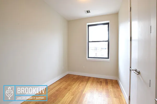 Rented by null | media 60