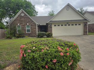 606 N Spring St, Searcy, AR 72143