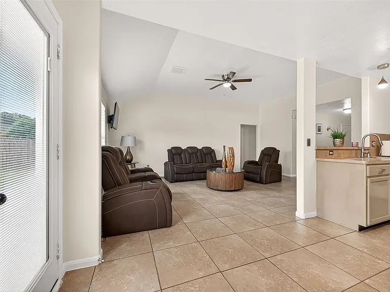 2510 Fox Water Dr — Photo 15
