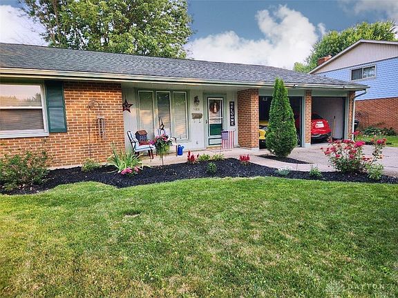 4th image of 988 Kathryn Dr