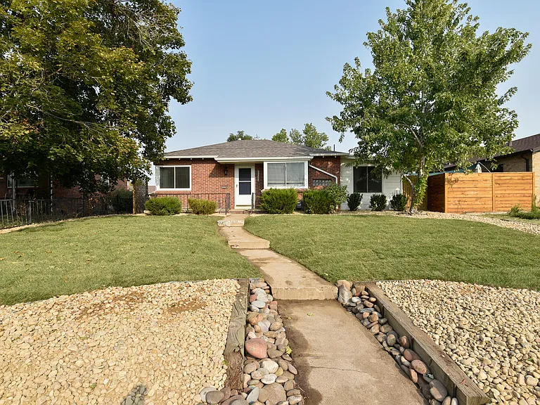 3208 Niagara St — Photo 1