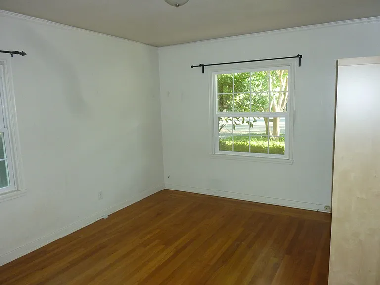 Stanley Ave — Photo 15