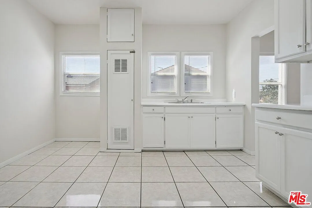 2 bed, 1.0 bath, 900 sqft, $2,150 — Photo 3