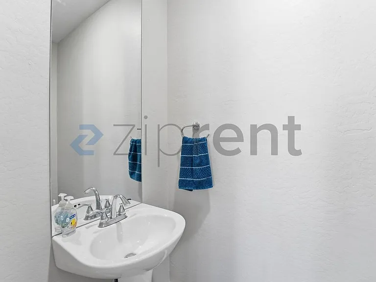 2315 E Pinchot Ave #128 — Photo 16