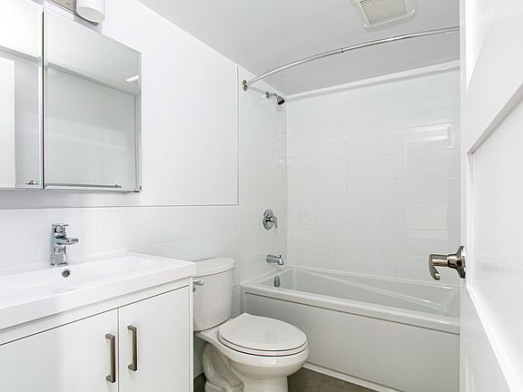 2nd image of 33 Isabella St #1519340