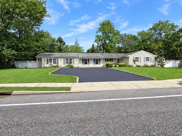 1 Lisa Lane, Port Jefferson Station, NY 11776