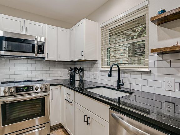 3rd image of 9226 Jollyville Rd APT 122