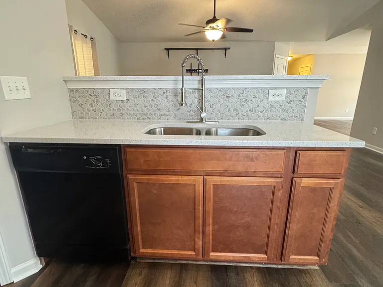 1617 Friendly Rd — Photo 3
