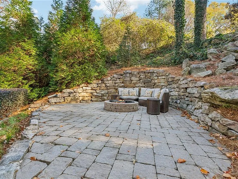 6895 Riverside Dr — Photo 40