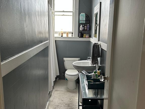5th image of 2222 Cabrillo St