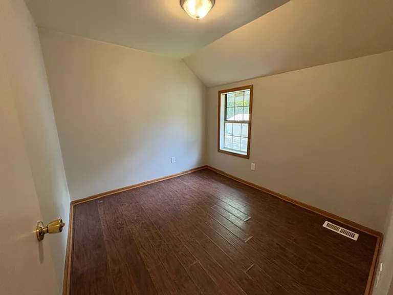 653 Sherman St — Photo 8