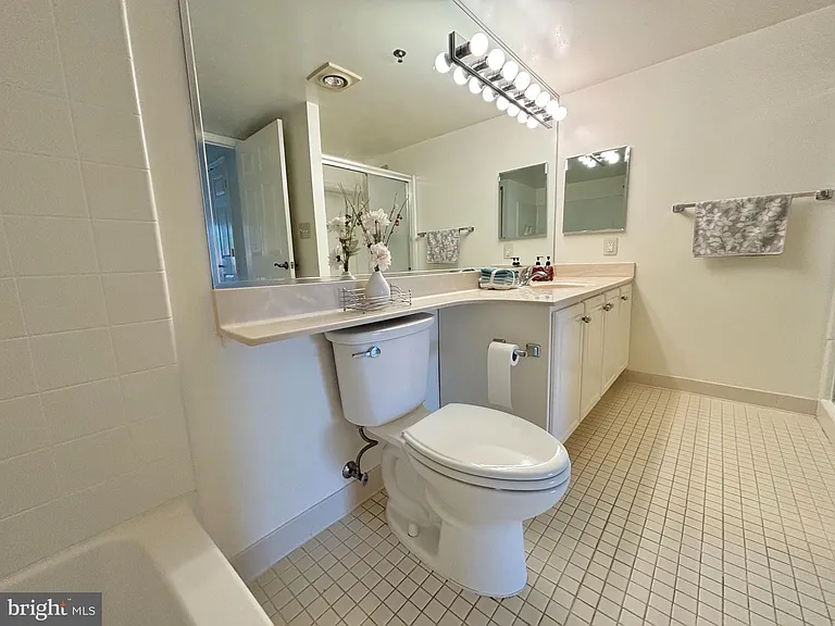 14800 Pennfield Cir #408 — Photo 4