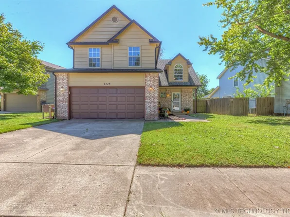 1224 W 112th Dr S, Jenks, OK 74037