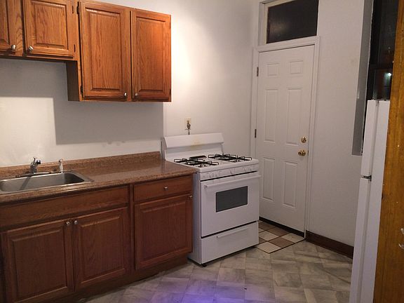 5th image of 3339 N Sheffield Ave #Two