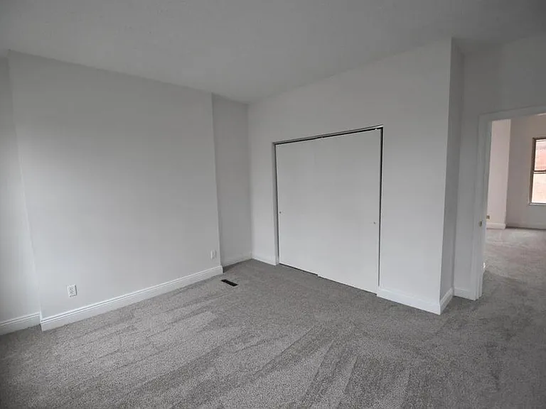 410 W 1st Ave — Photo 24