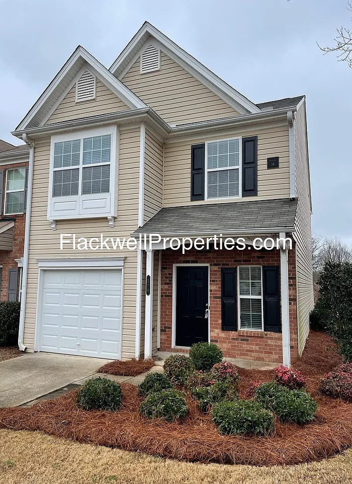 3 bed, 2.5 bath, $1,950 — Photo 1