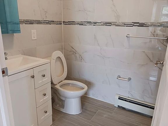 5th image of 173 Bay 35th St #1
