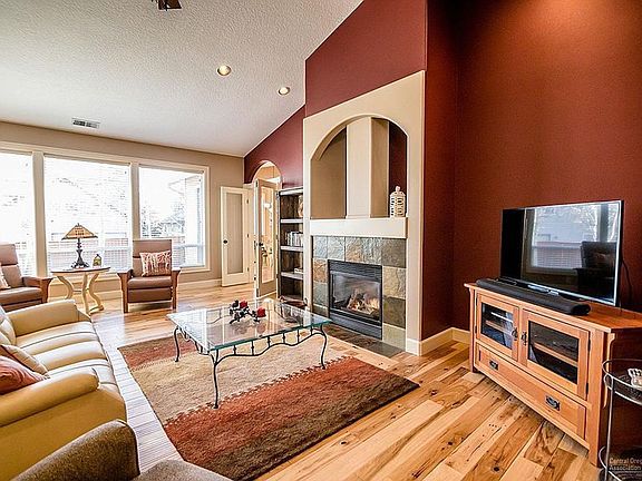 5th image of 63142 Riverstone Dr